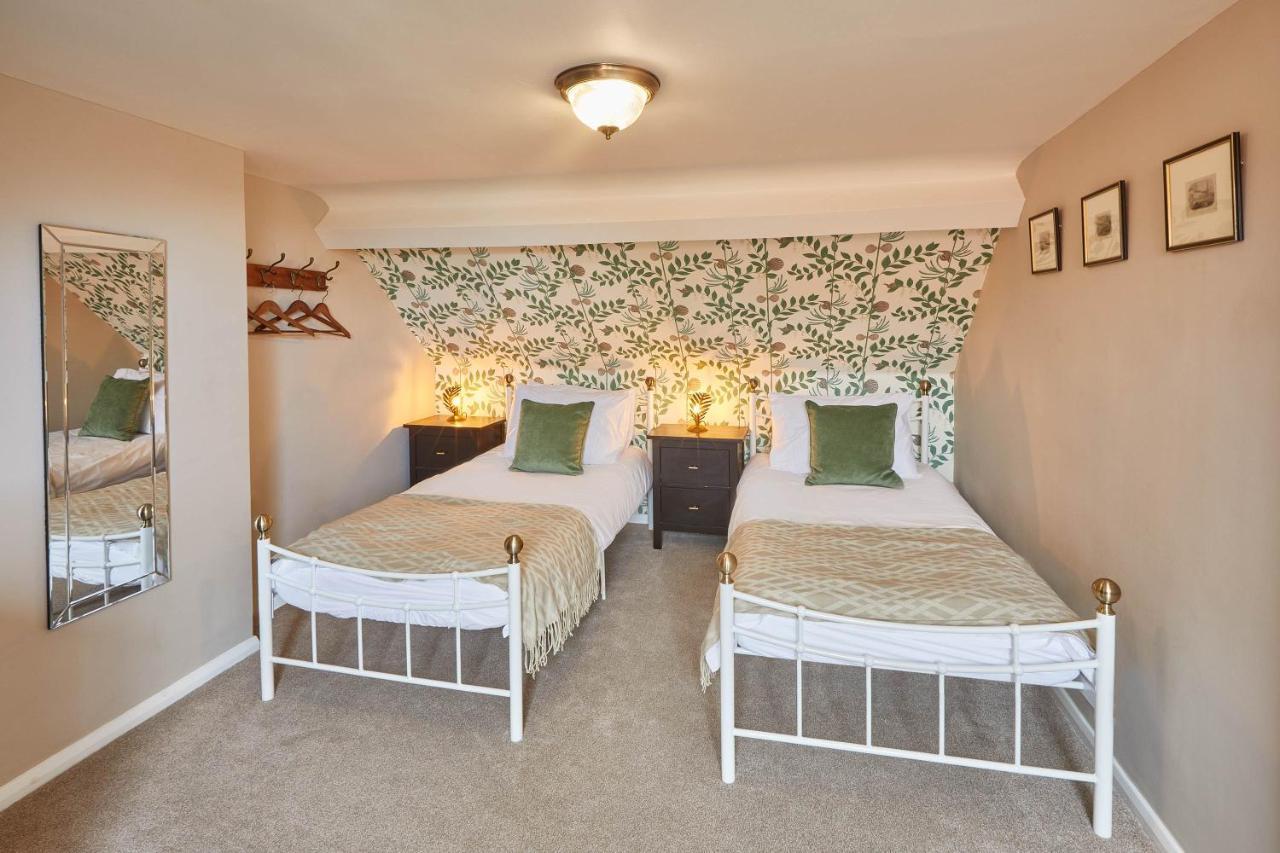Host & Stay - Adventure House Уитби Экстерьер фото